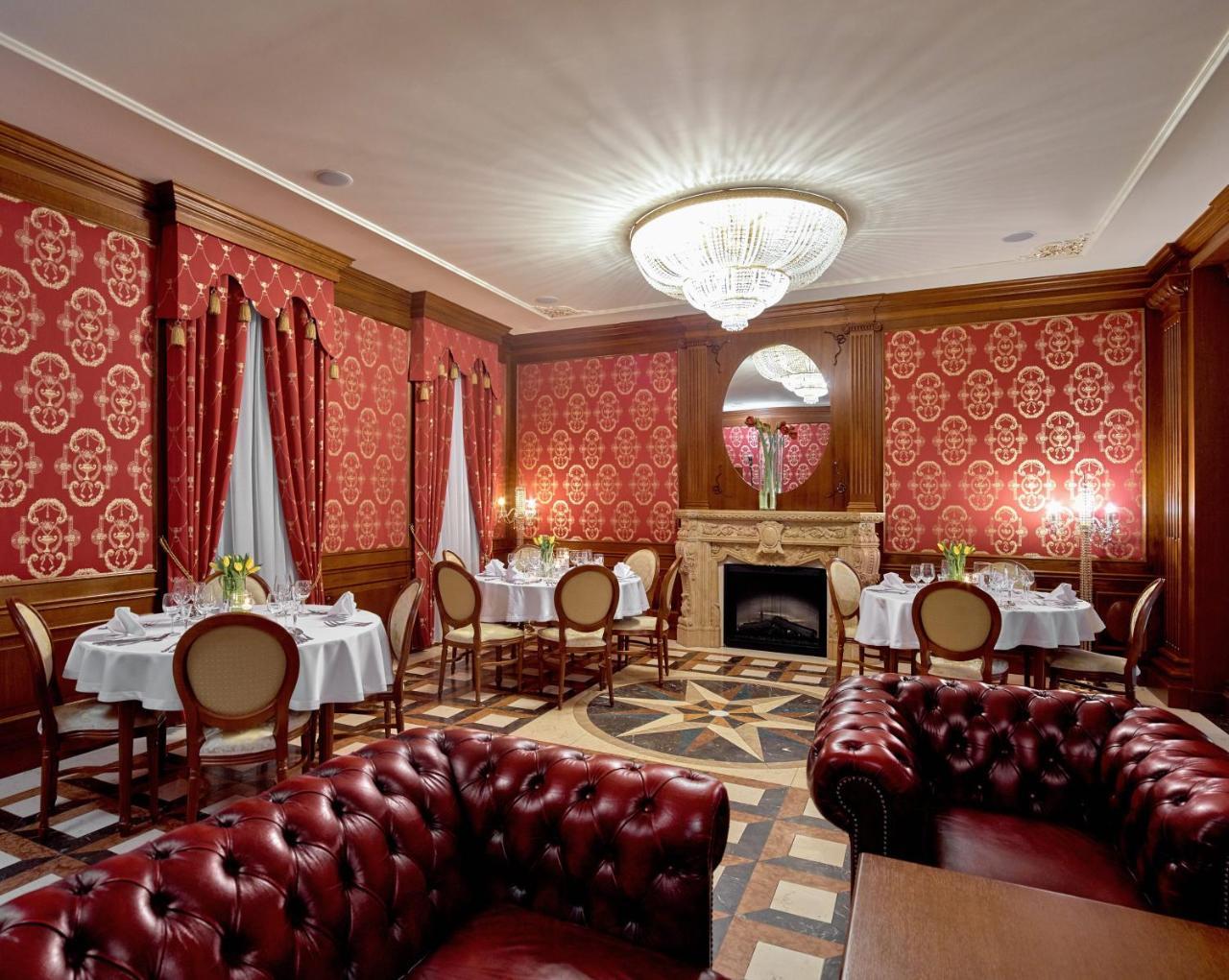 Hotel Koronny Zamość Exterior photo